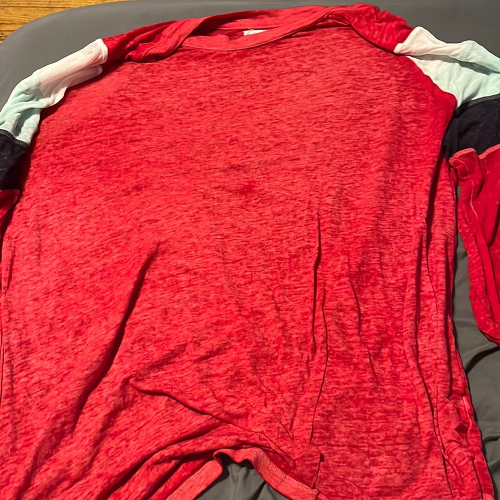 Mid sleeve shirt